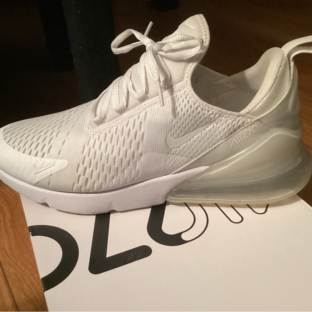 Men’s Nike Air Max 270 Triple White Sneakers AH8050 101 Size 10.5